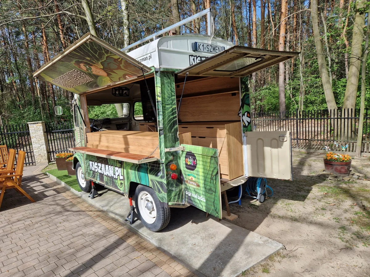 Zabudowa food trucka